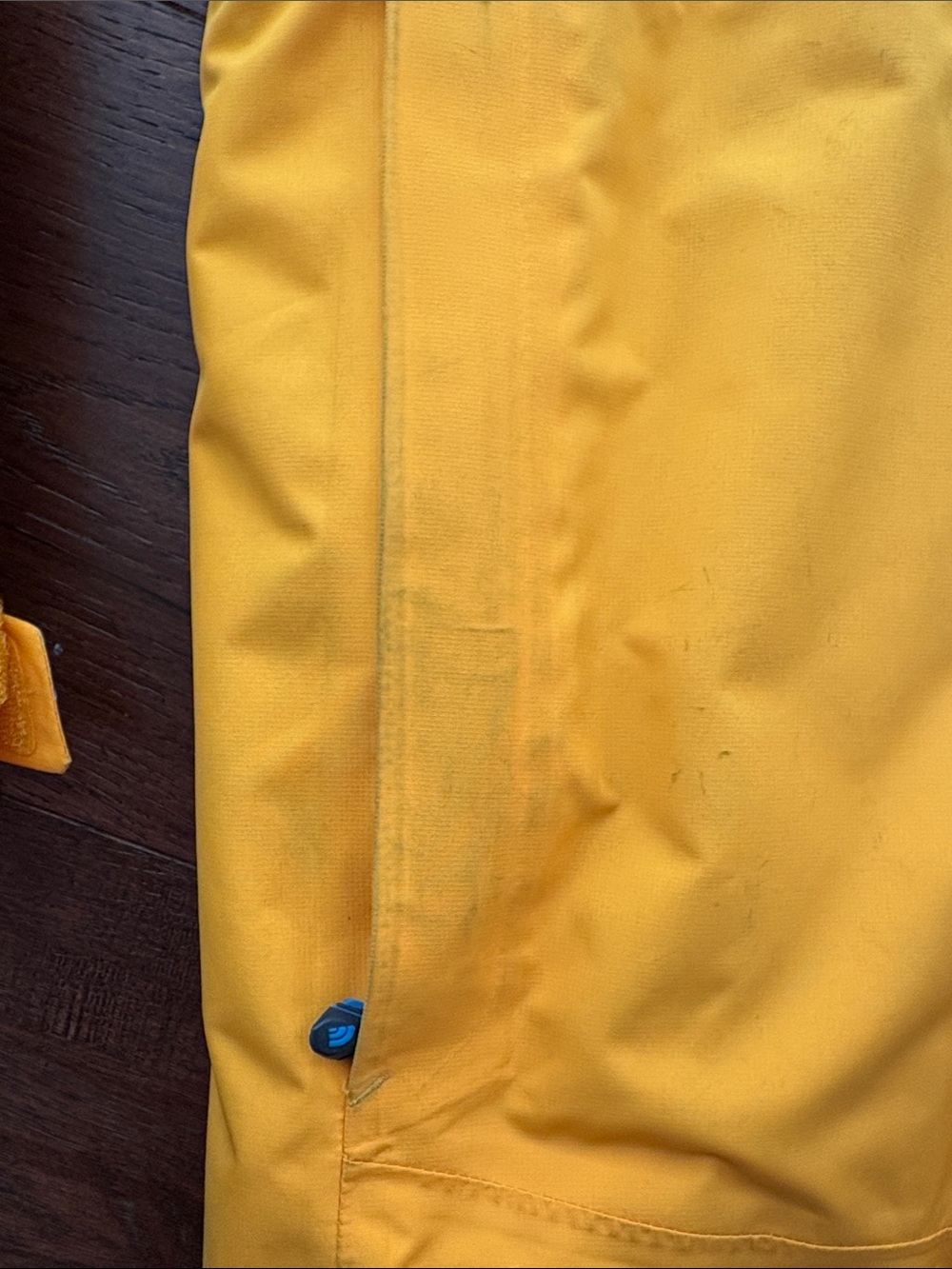 The North Face Men's Bright Yellow Hooded Ski and Snowboard Jacket - Size M - Picture 4 of 11